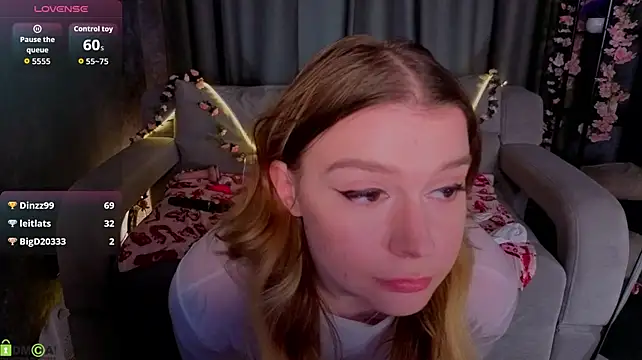 Amy_Davesss - Pinch boobs