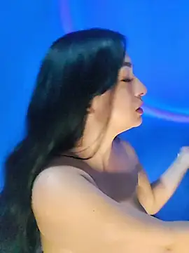 Evelyn_pink1 - Salive and play clitoris