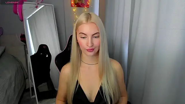 Kimmy_powell - make me wet and horny