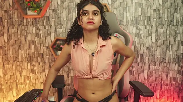 Bonniie_98_ - remove shirt - show tits
