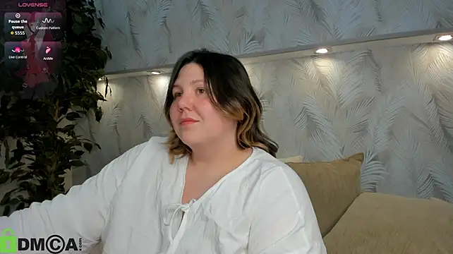 Ruth_Oliver - Change my outfit— a little surprise