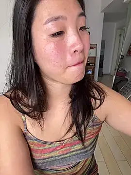 Tavie1744 - show boobs and panties (no nipples 2min