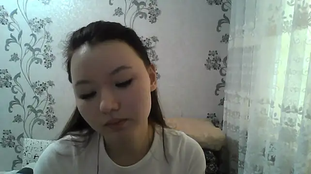 QuyenLuellen - Contact with my beautiful eyes