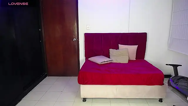 Kitten_Cam - oil and tits show 💖