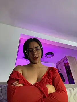 Sara-215 - My ass in your face
