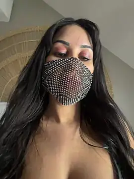 Queen-chamss - Tweerk ass in your face + finger ass