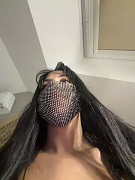 Queen-chamss - Tweerk ass in your face + finger ass