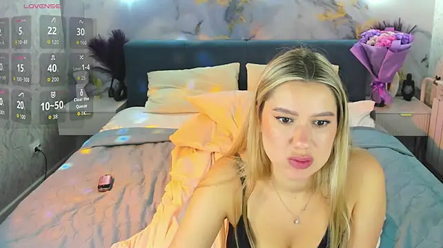 Shakira_Lux - NAKED
