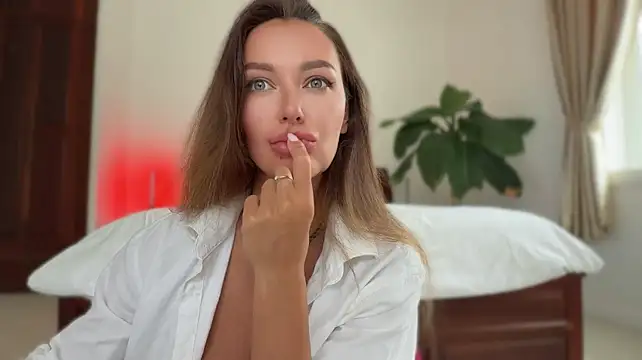 Untamed_Reina - Finger tease/ Suck Finger🫦