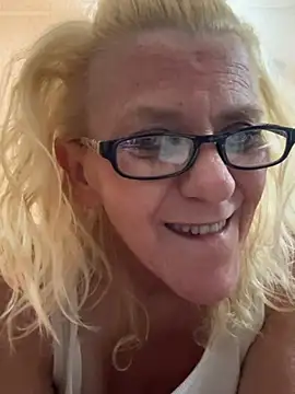 Goldie33 - Cum Show/1 Dildo-Ass & 1 Dildo-Pussy
