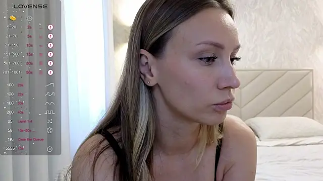 Alice_Wonders - Take off my top