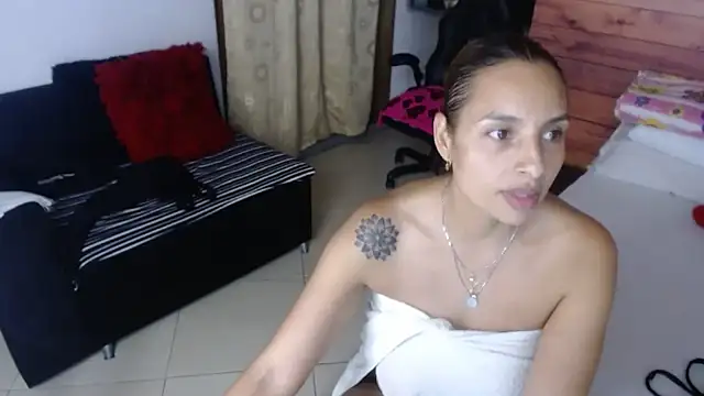 Mykaelahoney - dildo in the pussy