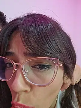 LeoyNicky98 - Show boobs + oil 🍒 💦