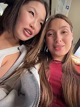 Coconut_milk - Aiko little kiss Kate’s boobs in bus