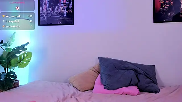 Abby_Meloddy - Show tits and spit nipples 🍒