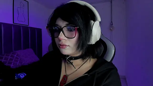 Kitty_Gang - Ride dildo watching my ass up close 🔥