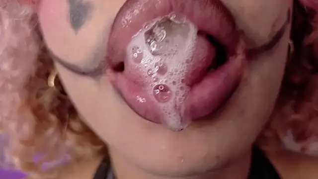 Haelycute - Destroy my clown face with saliva ✨😋
