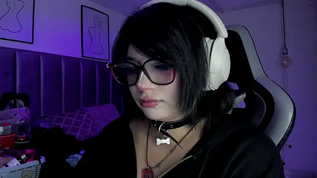 Kitty_Gang - Ride dildo watching my ass up close 🔥