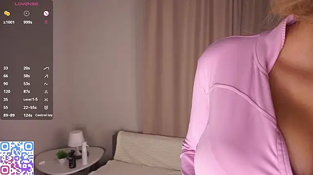 BrynnHolverson - show my panties and shake ass