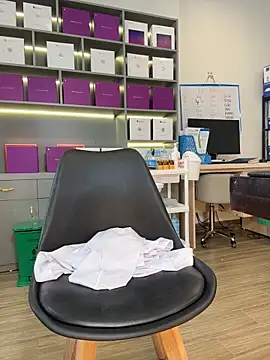 Secretly_masturbating - masturbating with the doctor at the clin