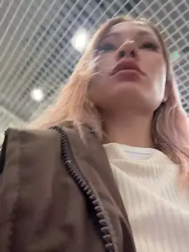 LavenderHot - Riding a dildo in the toilet