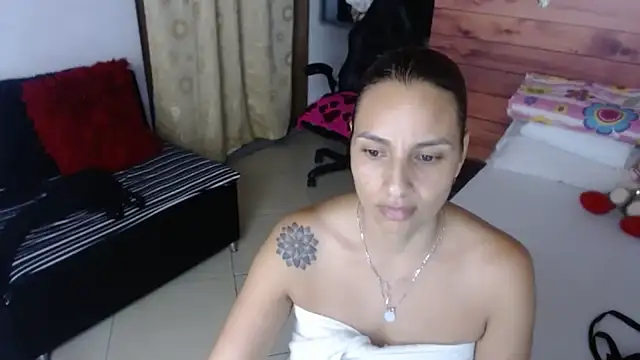 Mykaelahoney - dildo in the pussy
