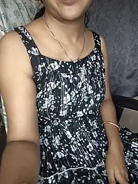 Cute-Smiely-Queen-Telugu - Last tipper name,on boobs