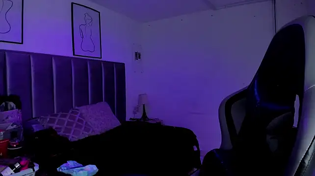 Kitty_Gang - Ride dildo watching my ass up close 🔥