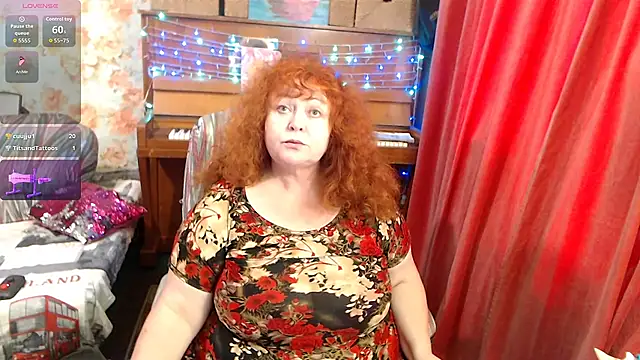 RoseRed69 - completely naked 10 minutes
