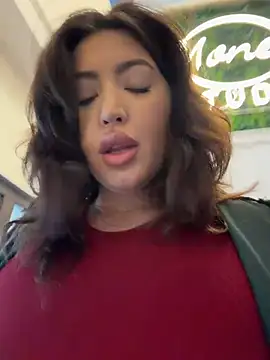 CleoLangley - Spit tease on my naked boobs 💎