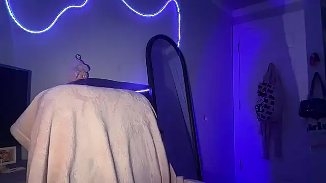 Maddieblairxo - tits out
