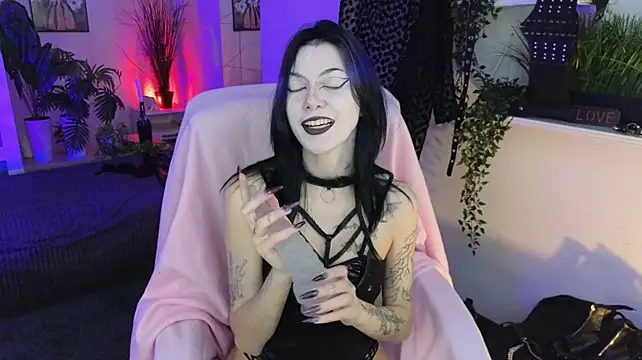 LorenLoiss - Show Mistress ass