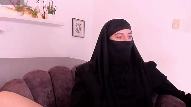 Salma_arabicc - spanks ass x10