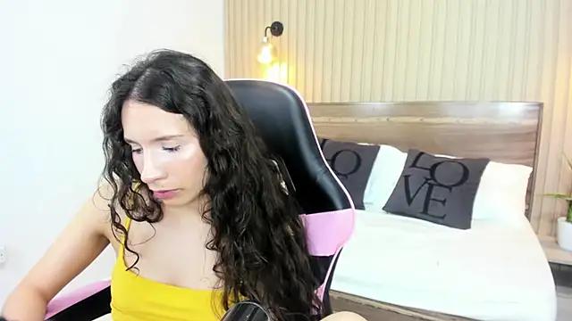 Valeryn__rosse - Play gently with my clothes