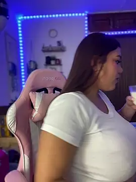 Michellesexxxy3 - naked + pussy
