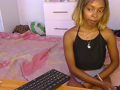 PetiteDoll - make me lick my friends ass