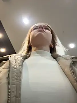 AshleyMur - play with nipple piercing