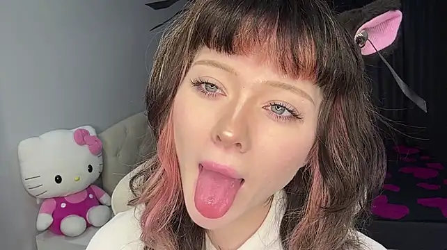 ShadowBarbie - finger in ass