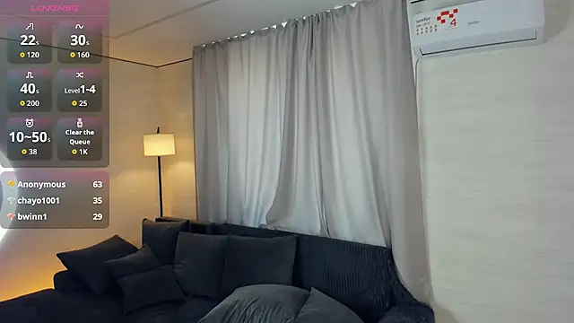 Sexymory - Pull shorts down