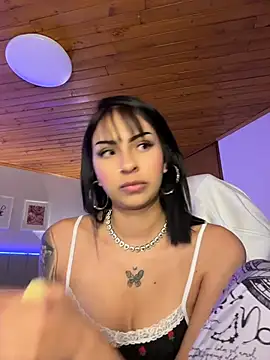Hilary_pinkk
