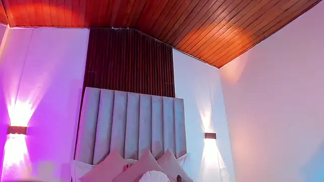 Laurenpeace23 - Twerk my big butt without pantys