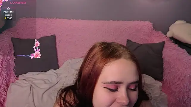 Alis_Platt - flash boobies