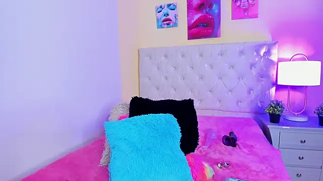 Aliyah_sweet - Dildo pussy + plug anal