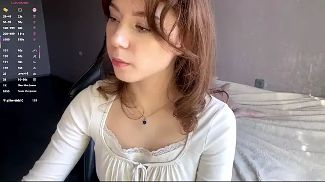 Aera_elese - take off shorts + 5 slap ass