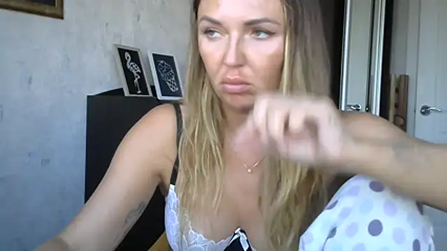 AngelinaLove28 - naked