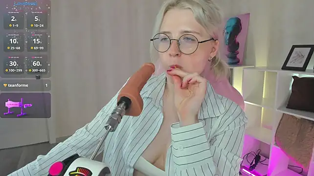Nicole_amour_ - Lick my naked pussy with the tongue-toy