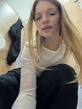 StreetSquirt - massage boobs in men’s wc