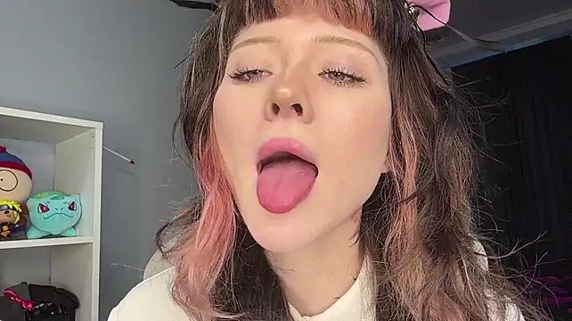 ShadowBarbie - finger in ass