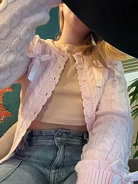 -NaughtyAngel-