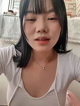 520Winnie - 阳台全裸捆绑手脚蒙眼小粉塞入控制权5min